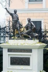 Памятник Илье Ильфу и Евгению Петрову.