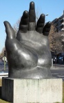 Mano_(Fernando_Botero)_Madrid_01