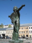 Памятник Высоцкому _ Москва, у "Петровских ворот" _ другой ракурс