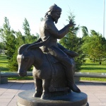 Астана _ Скульптура на Аллее Сказок. Ходжа Насреддин