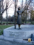 Киев _ Памятник Татьяне Маркус