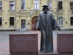 Киев _ Памятник Менделееву
