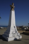 Памятник Кимону Афинскому на набережной Финикудес
