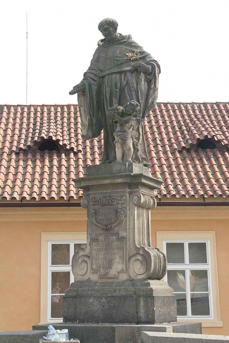 Скульптура святого Николая Толентинского