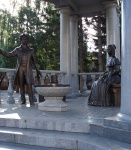 Красноярск _ Ротонда со скульптурами Александра Сергеевича Пушкина и Натальи Гончаровой