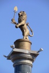 Красноярск _ Колонна со статуей Геральдического льва