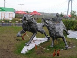 Красноярск _ Скульптурная композиция "Идет охота на волков, идет охота..."