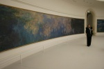 В музее Оранжери, в котором размещаются панорамные полотна импрессиониста Клода Моне "Кувшинки".
