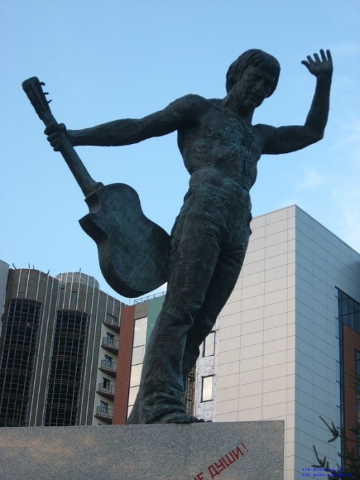 Новосибирск _ Памятник Владимиру Высоцкому