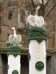Киев, Украина _ Скульптура "Влюбленные  пеликаны"