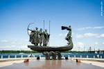 Киев, Украина _ Памятник основателям Киева на Днепре