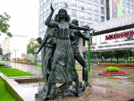 Минск _ Скульптуры на проспекте Победителей (напротив Дворца спорта)