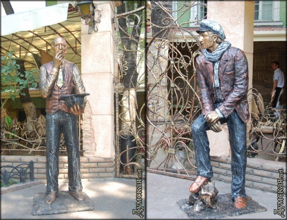 Одесса _ Скульптуры Кисы Воробьянинова и Остапа Бендера в горсаду