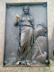 Одесса _ Барельеф  на памятнике Дюку Ришелье