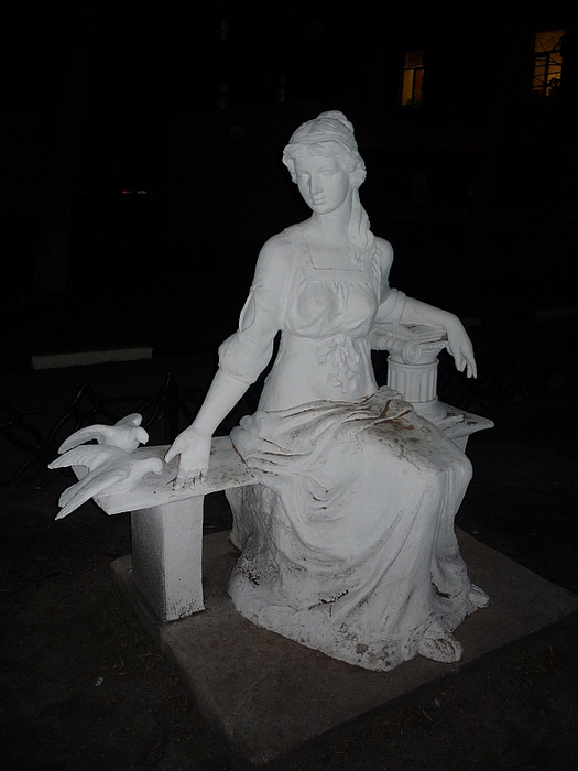 Москва, ул. Мясницкая, 17 (во дворе) _ Скульптура