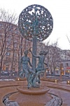 Москва, ул. Пятницкая _ Скульптуры фонтана. Адам и Ева