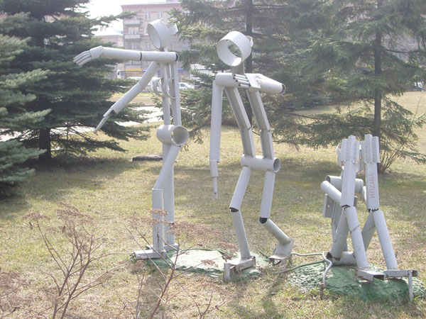 Москва _ Скульптруры  на территории МИФИ.