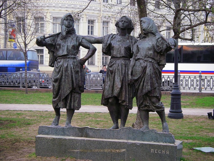 Скульптурная группа "Песня"