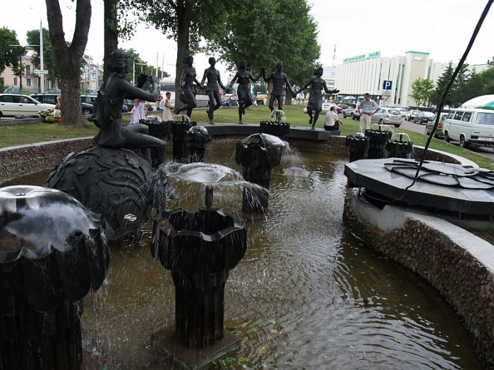 Брест _ Фонтан "Юность"