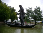 Гомель, Беларусь,парк, р. Сож _ Памятник первому поселенцу г. Гомеля