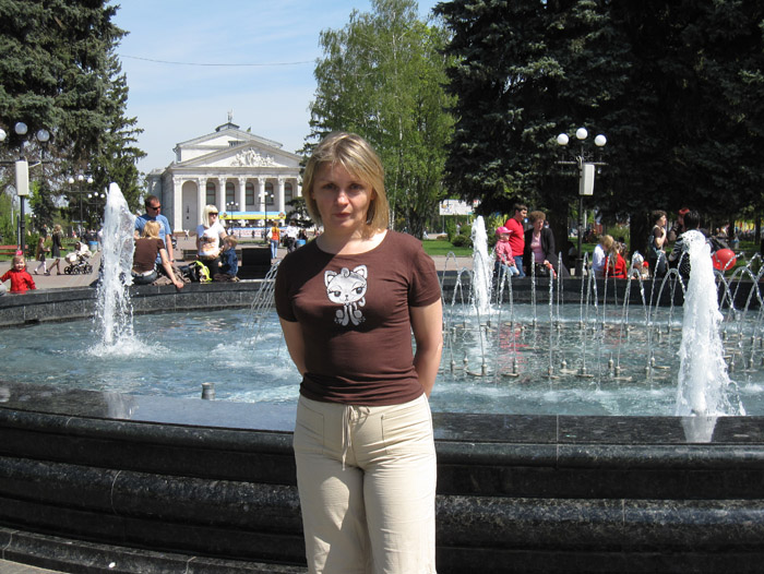 В сквере им. Попудренко возле "поющего" фонтана