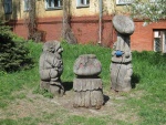 Скульптуры у кафе "Сказка"