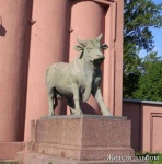 Всеволожск. Памятник быку у мясокомбината.