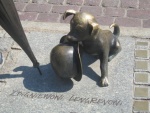 А этот памятник находится в Польше. По легенде, собачку нужно погладить по голове или подержаться за хвост, для исполнения желан