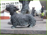 Памятник знаменитому клоуну Карандашу и его собаке Кляксе в Москве