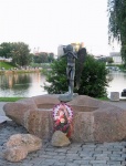 Минск, "остров слез" _ Маленький ангел-хранитель